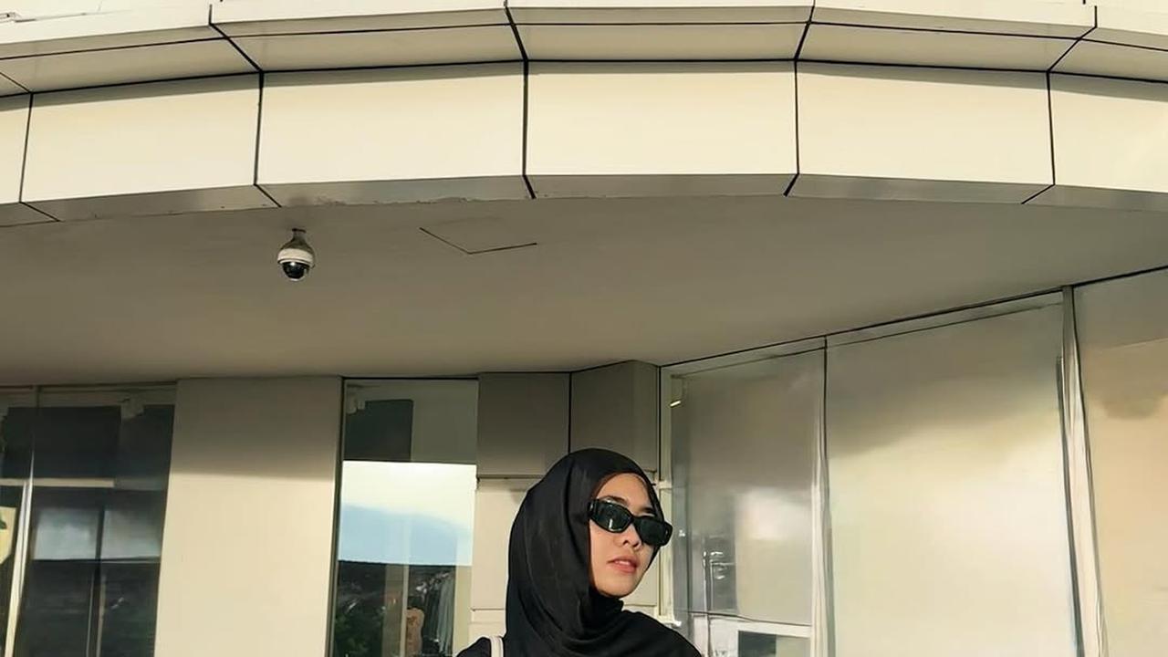 Potret Terbaru Alifa Lubis Berhijab Untuk Sambut Ramadhan, Dipuji Terlihat Kalem dan Didoakan Istiqomah