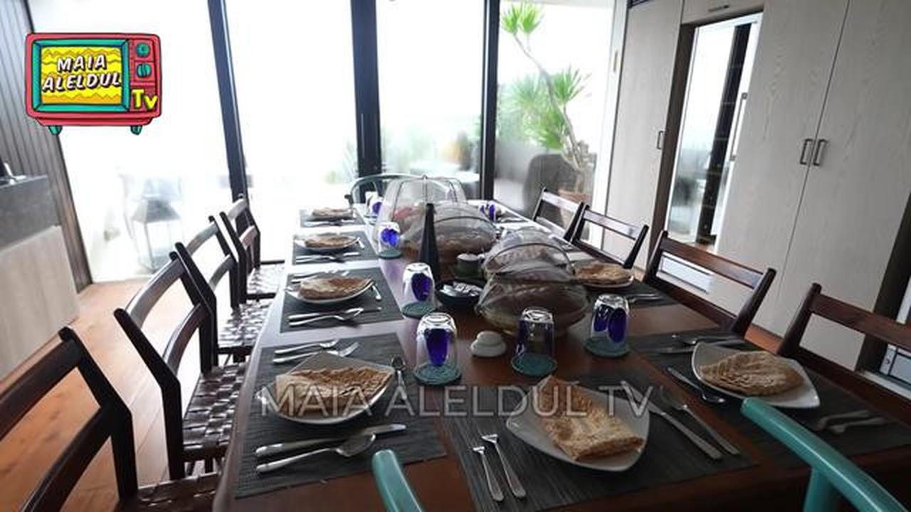 6 Potret Ruang Makan Villa Maia Estianty di Bali, Vibes Modern Tropis tapi Homey