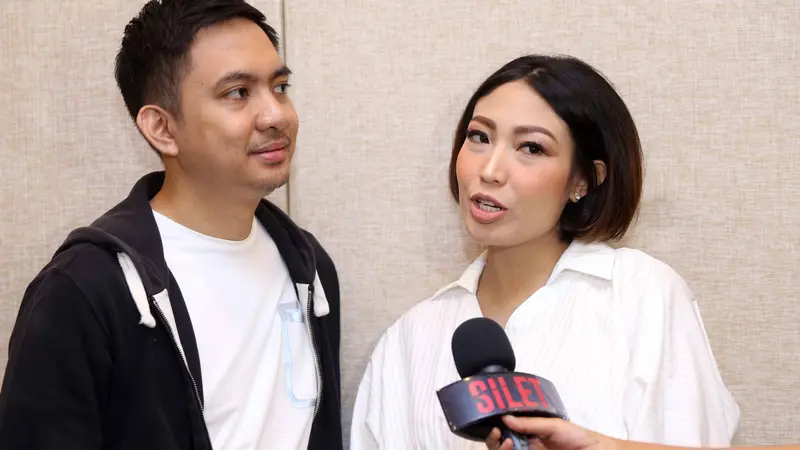 [Bintang] Ayu Dewi dan Suami