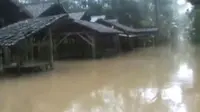 Banjir Lumpuhkan Pasar Trenggalek - Razia Petasan di Klaten