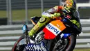 Mulai tahun 2002 Valentino Rossi mulai rajai Motogp bersama Repsol Honda Team, Ia tampil Brilian dengan memenangkan hampir seluruh balapan pada 2002. (www.motorosakcio.hu)