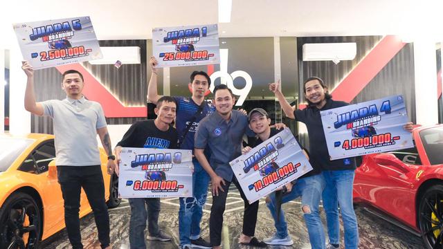 Bos Arema FC, Gilang Widya Pramana dan pemenang sayembara rebranding bus.