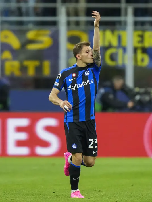 <p>Hal ini cukup untuk membawa Inter ke semifinal. Inter unggul secara agregat 5-3. Pada laga leg pertama, Inter menang 2-0 di kandang Benfica. (AP Photo/Luca Bruno)</p>