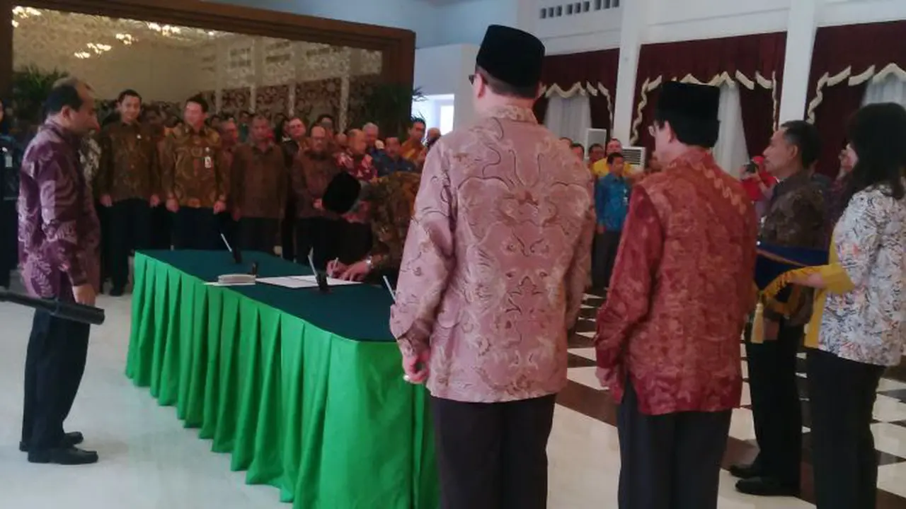 Menteri PPN Lantik 4 Pejabat Lembaga Pengadaan Barang dan Jasa.