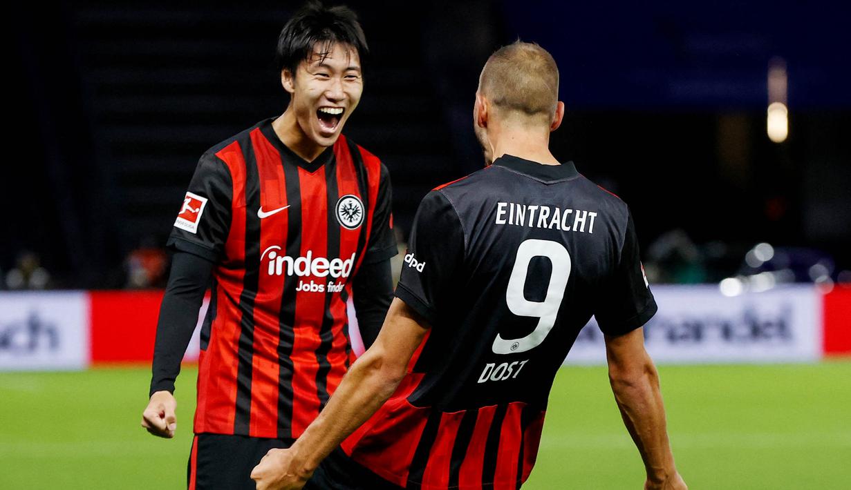 1. Daichi Kamada (Eintracht Frankfurt) - Pemain asal Jepang ini tampil mengesankan di Liga Eropa bersama Eintracht Frankfurt. Begitu pun penampilannya di Bundesliga, ia juga mencetak 10 assist. Gelandang berusia 24 tahun ini memiliki bandrol 14,4 juta poundsterling atau setara Rp280 miliar. (AFP/Odd