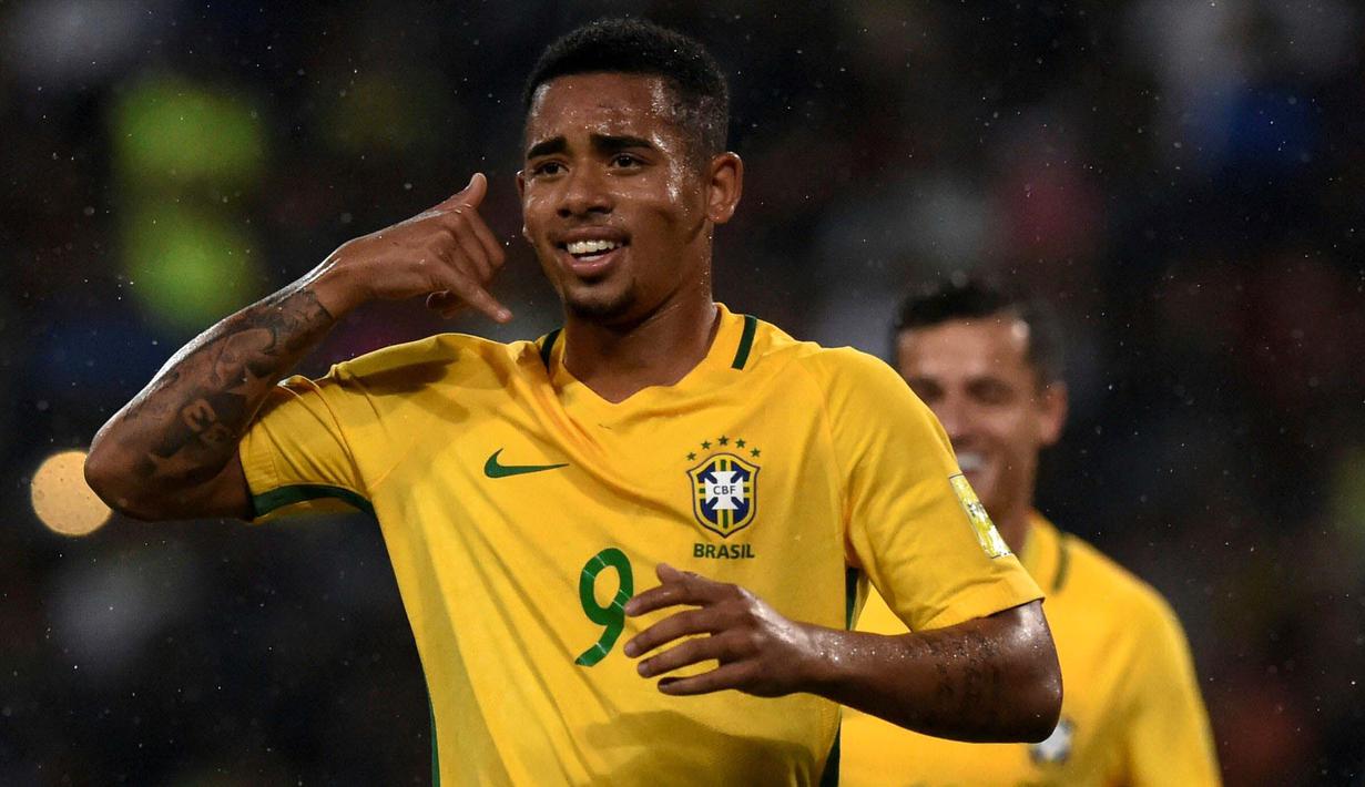 Brasil mengkudeta posisi Uruguay di puncak klasemen sementara Kualifikasi Piala Dunia 2018 zona Amerika Selatan setelah taklukkan Venezuela 2-0 di Metropolitano Stadium, Merida, Rabu (12/10/2016) WIB. Gabriel Jesus cetak gol pertama. (AFP/Juan Barreto)