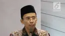 Gubernur NTB, TGB Muhammad Zainul Majdi memberi sambutan pada acara penggalangan dana untuk Lombok-Sumbawa di Jakarta, Jumat (14/9). Acara tersebut juga diikuti lelang barang-barang TGB dan Atlet Indonesia. (Liputan6.com/Herman Zakharia)