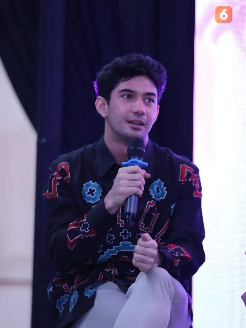 [Fimela] Reza Rahadian