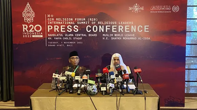 Ketua Umum Pengurus Besar Nahdlatul Ulama (PBNU) Yahya Cholil Staquf dan Perwakilan Muslim World League (MWL) atau Liga Muslim Dunia