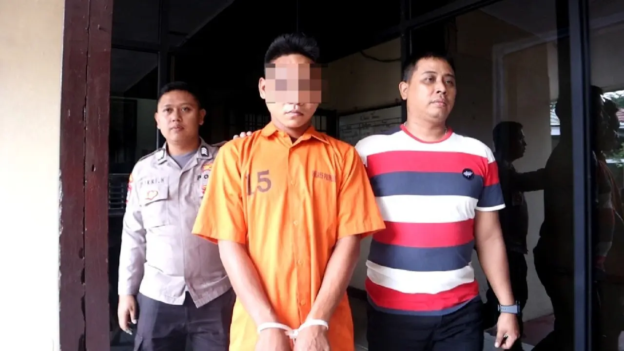 Tampang tersangka penusukan terhadap pedagang bawang di Pasar Sarinongko, Kabupaten Pringsewu, Lampung (Istimewa)
