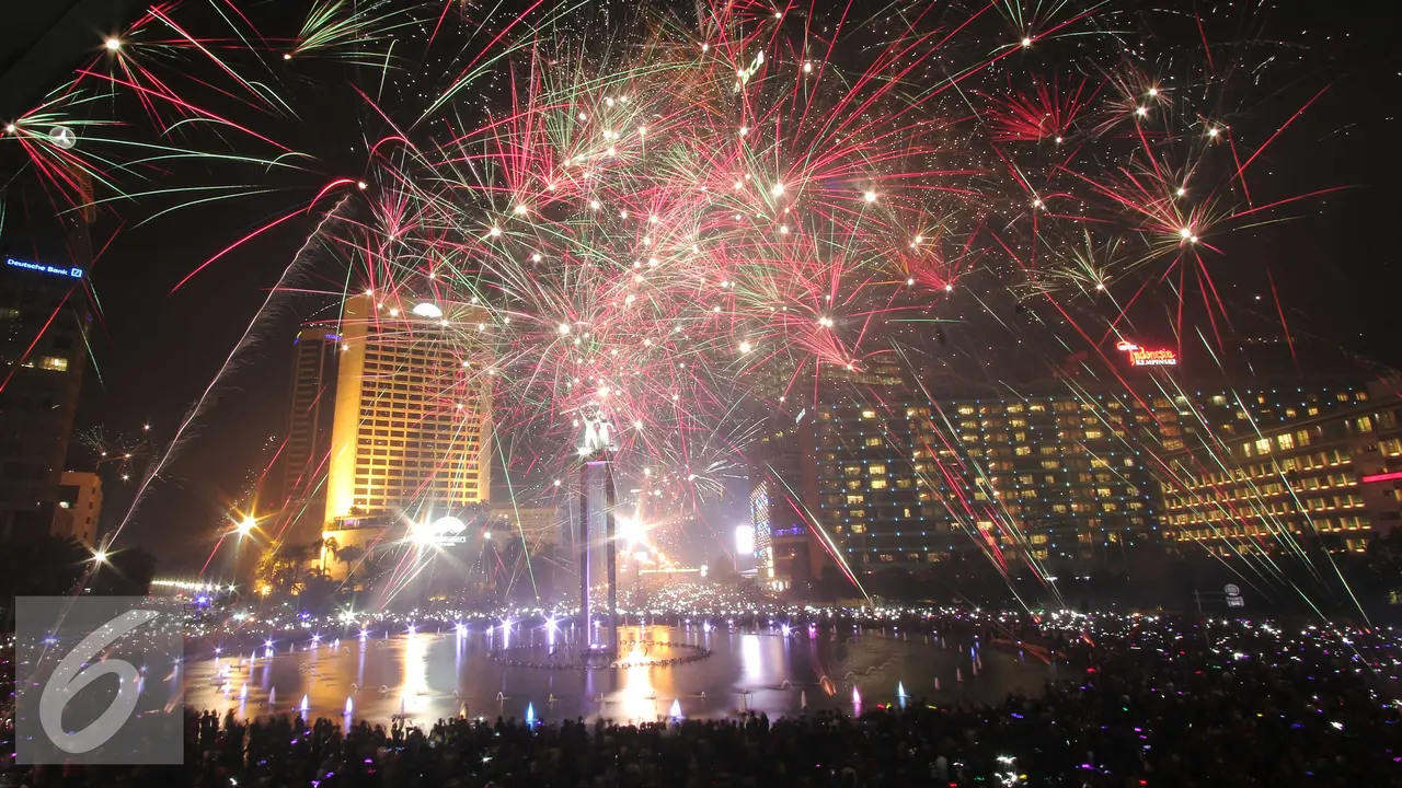 20160101-Tahun-Baru-di-Bundaran-HI-Jakarta-AY