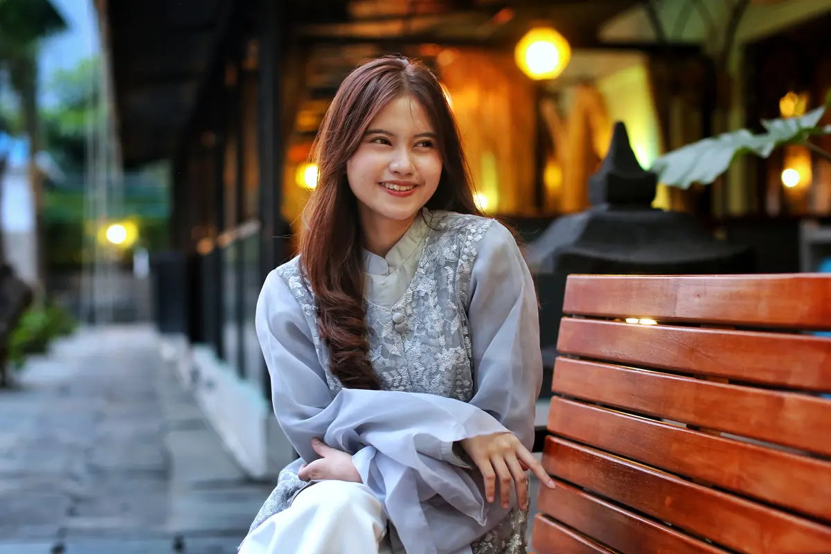 wanita maret membawa ketenangan