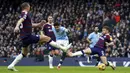 Pemain Manchester City, Omar Marmoush mencetak gol ke gawang Newcastle United dalam laga lanjutan Liga Inggris 2024/2025 di Etihad Stadium, Manchester, Inggris, Sabtu (15/02/2025) waktu setempat. (AP Photo/PA/Martin Rickett)