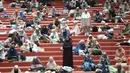 Umat Muslim dari berbagai wilayah Jakarta dan sekitarnya saat melakukan Itikaf pada malam ke-21 Ramadan di Mesjid Istiqlal, Jakarta, Selasa (10/3/2026). (Kapanlagi.com/Budy Santoso)