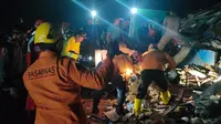 Longsor di Purworejo, Selasa (19/11/2024). Dilaporkan empat orang tertimbun material longsoran. (Foto: Liputan6.com/Basarnas Cilacap)