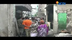Sedikitnya 40 rumah ludes terbakar dan 600 jiwa kehilangan tempat tinggal akibat kebakaran di Jembatan Besi, Tambora, Jakarta Barat.