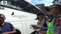 Cegah terjadinya kecelakaan di libur Imlek dan akhir pekan, sejumlah bus tak layak jalan terjaring razia di kawasan Lembang, Jawa Barat.