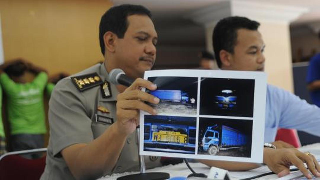 Bajing loncat gasak miliaran 