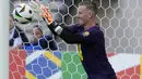 Pada turnamen antarnegara Eropa terakhir tersebut, Inggris harus puas menjadi runner-up setelah kalah dari Italia.  (AP Photo/Thanassis Stavrakis)