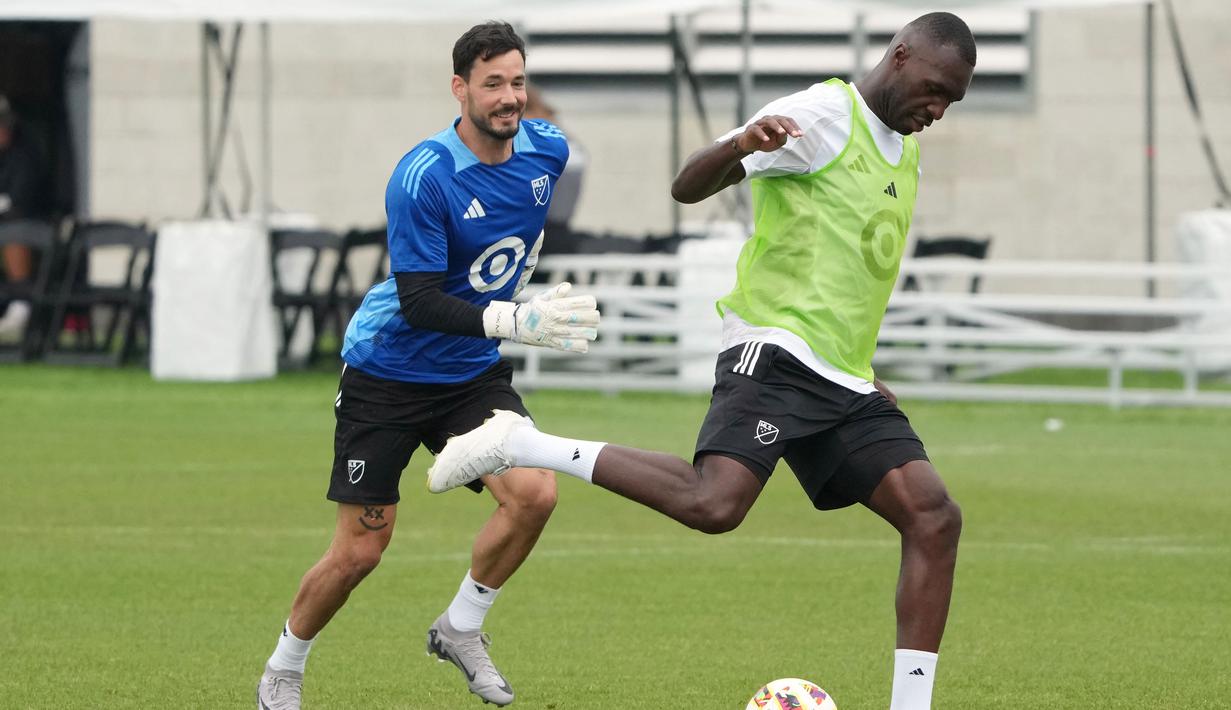 Bintang-bintang MLS yang lain pun turut hadir. Termasuk Hugo Lloris, Sergio Busquets, Federico Bernardeschi, Riqui Puig dan banyak lagi pemain bintang lain. (AFP/Jason Mowry)