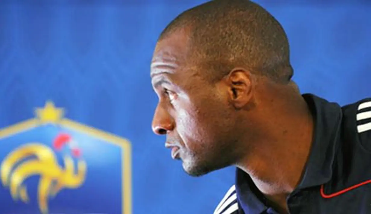 Kapten Timnas Prancis, Patrick Vieira dalam konferensi pers pada 4 Juni 2009 di Stadion Gerland, Lyon, jelang partai persahabatan menghadapi Turki. Prancis bersiap untuk laga kualifikasi PD 2010 kontra Kep. Faroe pada 19 August 2009. AFP PHOTO/FRANCK FIFE