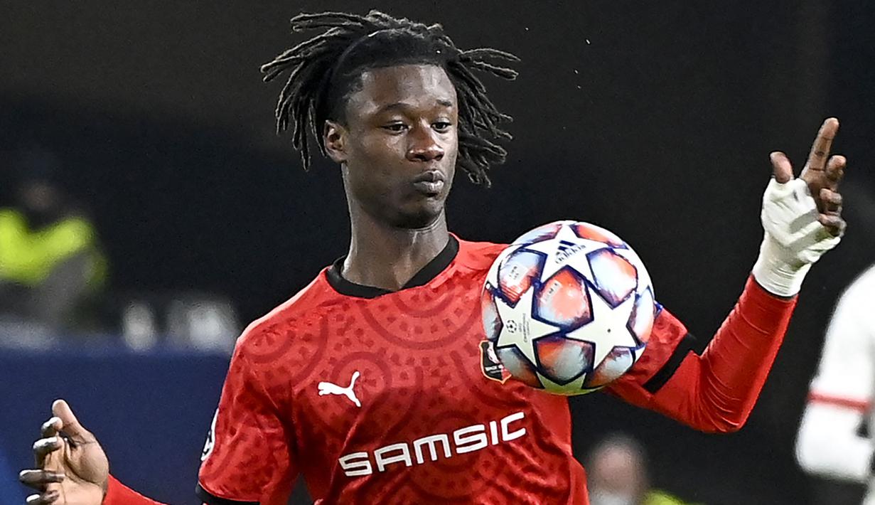 Eduardo Camavinga merupakan gelandang bertalenta berkebangsaan Prancis yang menjadi incaran Real Madrid pada bursa transfer musim panas ini. Camvinga diboyong dari Stade Rennais FC dengan harga 31 juta euro sebagai suksesor Toni Kroos dan Luka Modric. (Foto: AFP/Damien Meyer)