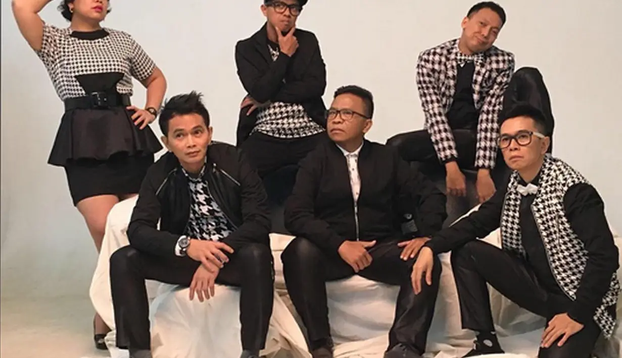 Ucapan bela sungkawa pun berdatangan dari rekan-rekan sesama artis seperti Melly Goeslaw, Nirina Zubir, dan Uus. (Instagram/ronio2n)