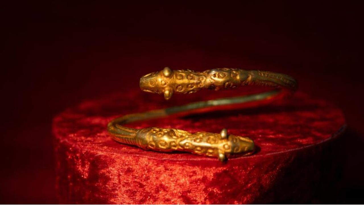 Arkeolog Temukan Harta Karun Saat Menggali 9 Makam Kuno, Ada Gelang Emas Seberat 370 Gram