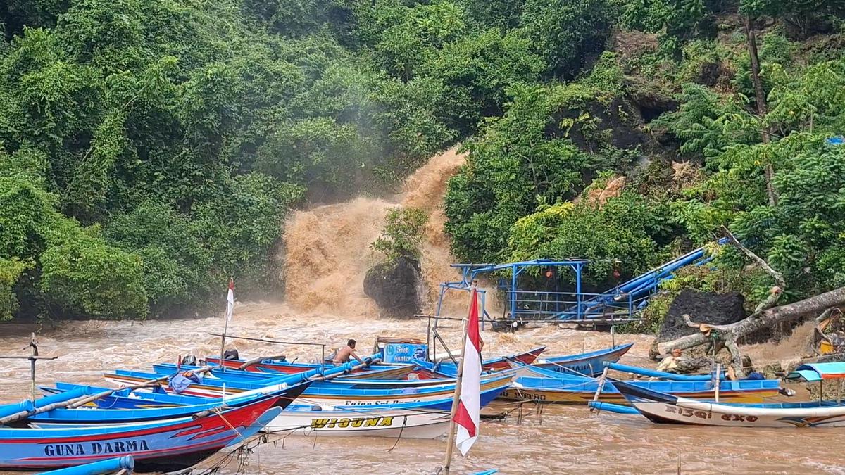 Sungai Bawah Tanah Pantai Baron Meluap, 5 Kapal Nelayan Tenggelam, 1 Hanyut ke Laut