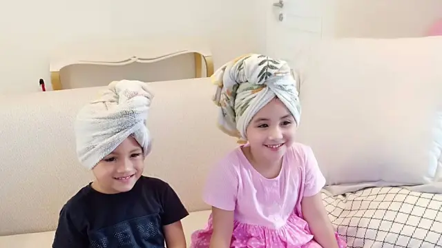 Potret Qeinan dan Kakak (Instagram/@arumibachsin_94)