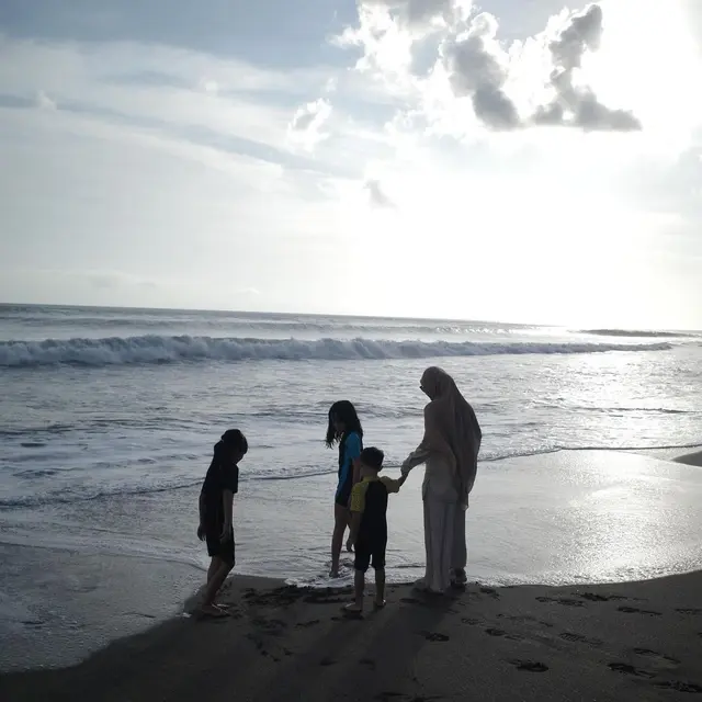 Natasha Rizki liburan bareng anaknya (Instagram/natasharizkynew)