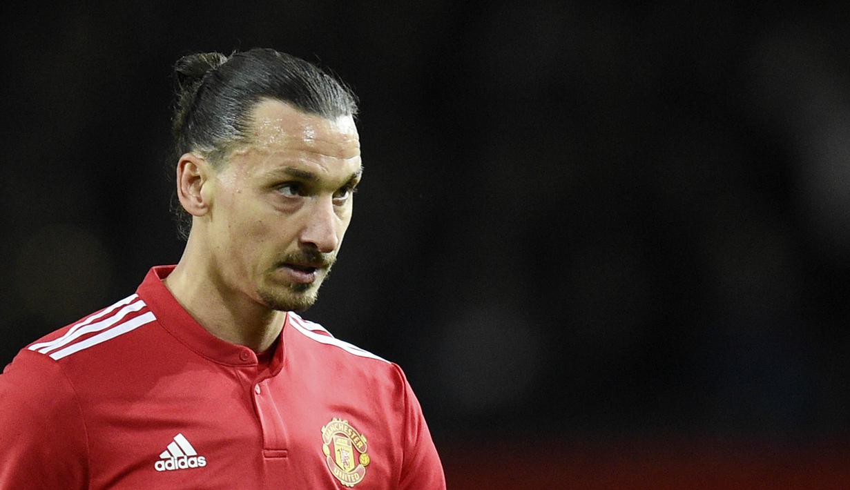 5. Zlatan Ibrahimovic - Striker asal Swedia ini mampu menorehkan gelar saat bekerja sama dengan Jose Mourinho. Namun sebaliknya, pemain yang jago taekwondo ini sering bersitegang dengan Guardiola saat di Barcelona. (AFP/Oli Scarff)