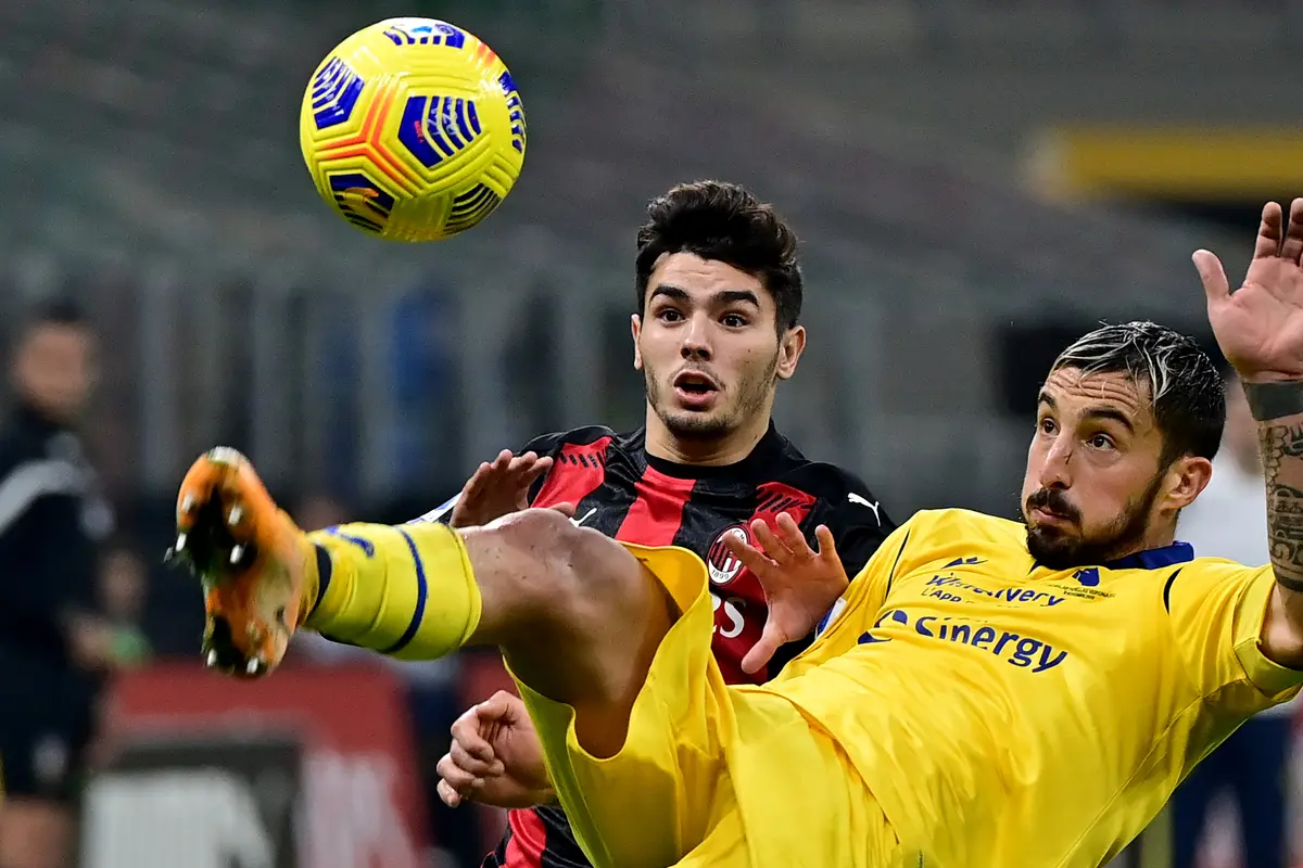 AC Milan vs Hellas Verona di Liga Italia