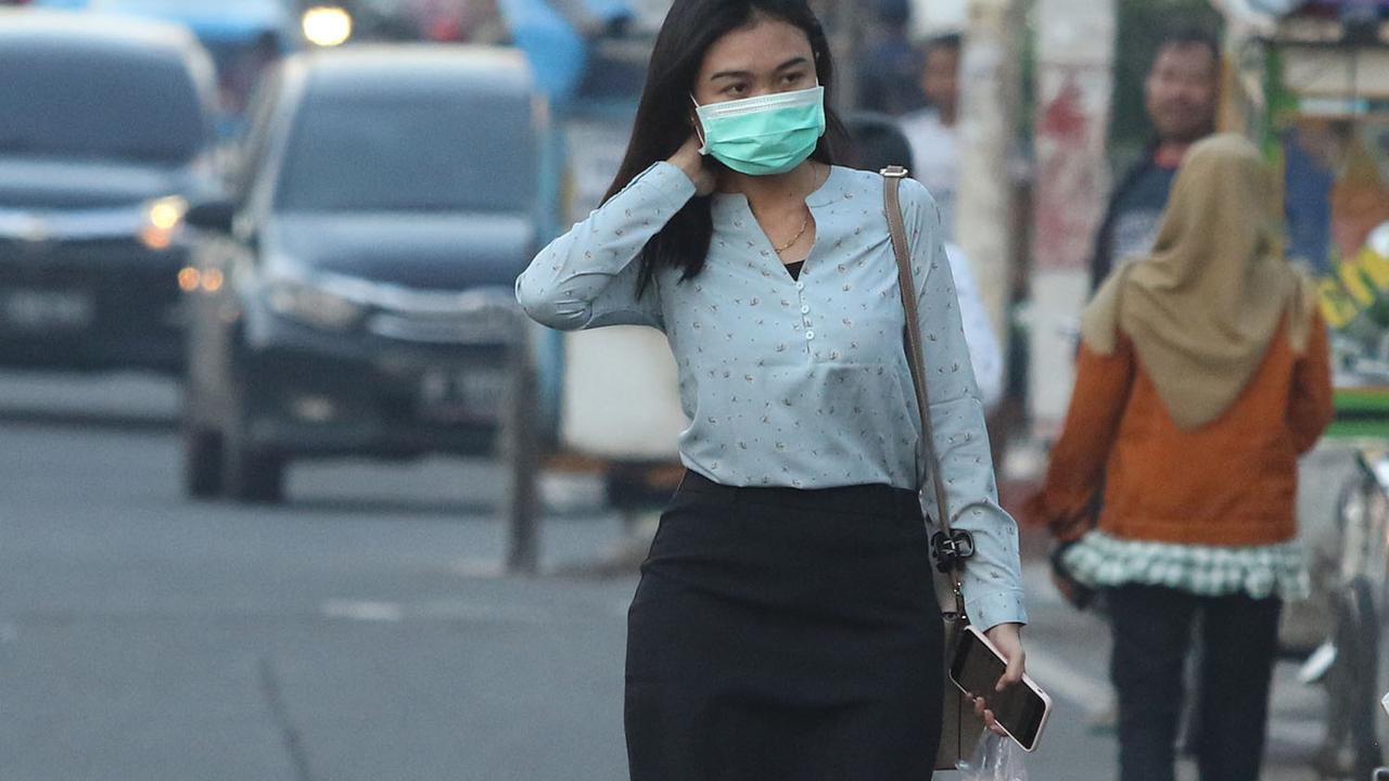 Kenakan Masker, Aktivitas Warga Depok Berjalan Normal