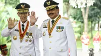Gubernur Kepulauan Riau (Kepri) Muhammad Sani (kiri) saat dilantik di Istana (Faizal Fanani/Liputan6.com)