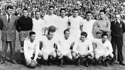 Jose Villalonga (kiri). Pelatih yang wafat pada 8 Agustus 1973 di usia 53 tahun ini menangani Real Madrid selama 3 musim mulai 1954/1955 hingga 1956/1957. Ia berhasil mempersembahkan dua trofi Liga Champions yang saat itu masih bernama Piala Champions Eropa pada dua edisi awal penyelenggaraan, yaitu musim 1955/1956 dan 1956/1957. Ia juga mempersembahkan dua gelar La Liga di musim 1954/1955 dan 1956/1957. (AFP)