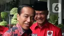Adapun jajaran yang menyambut di antaranya, Ketua DPP PDIP Prananda Prabowo atau Mas Nanan, Sekretaris Jenderal PDIP Hasto Kristiyanto, Bendahara Umum PDIP Olly Dondokambey, Wakil Bendahara Umum PDIP Rudianto Tjen, kemudian Sekjen Senior Partai Pramono Anung. (Liputan6.com/Herman Zakharia)