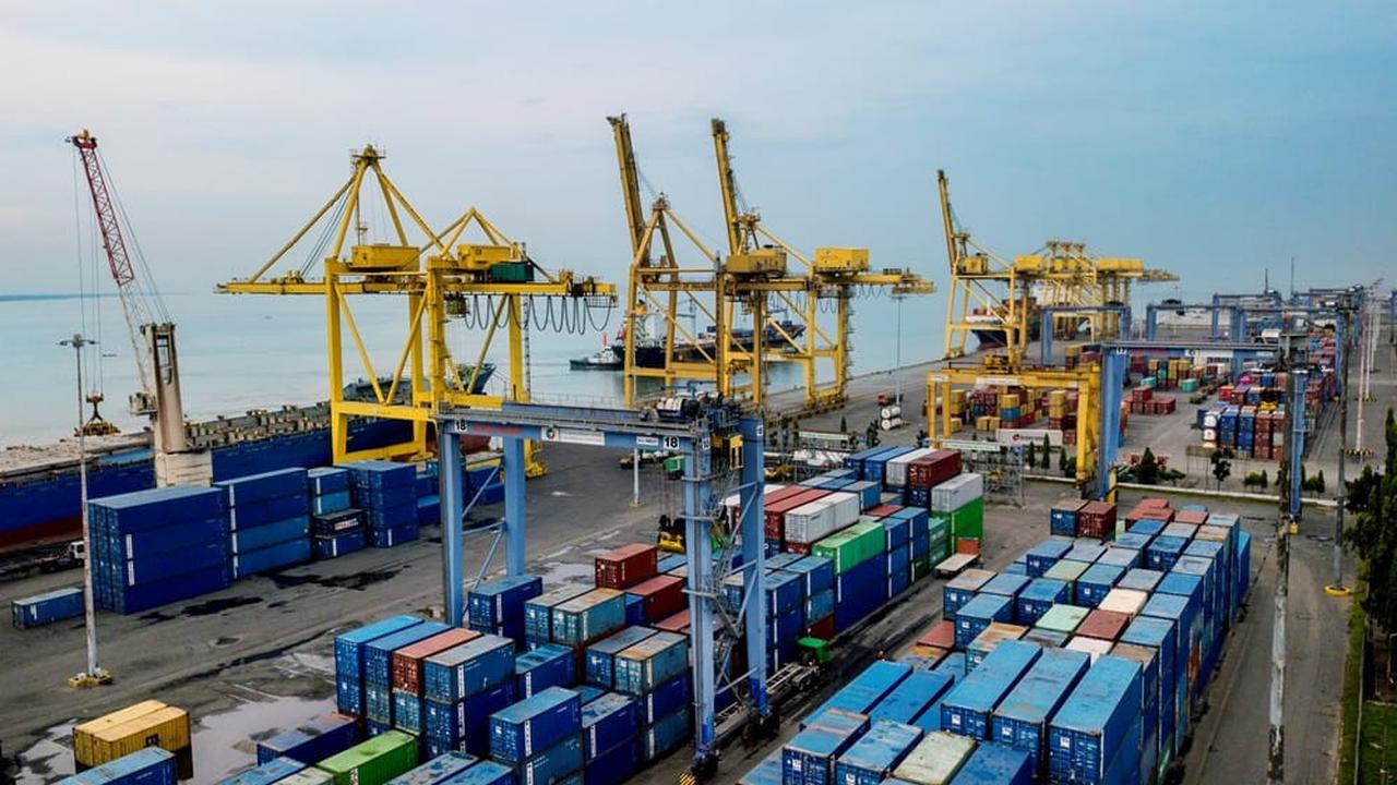 Lapangan Penumpukan di Terminal Peti Kemas (TPK) Belawan