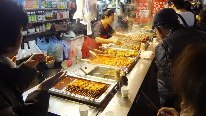 [Bintang] 5 Jajanan Enak yang Sering Nongol di Drama Korea, Bikin Ngiler!