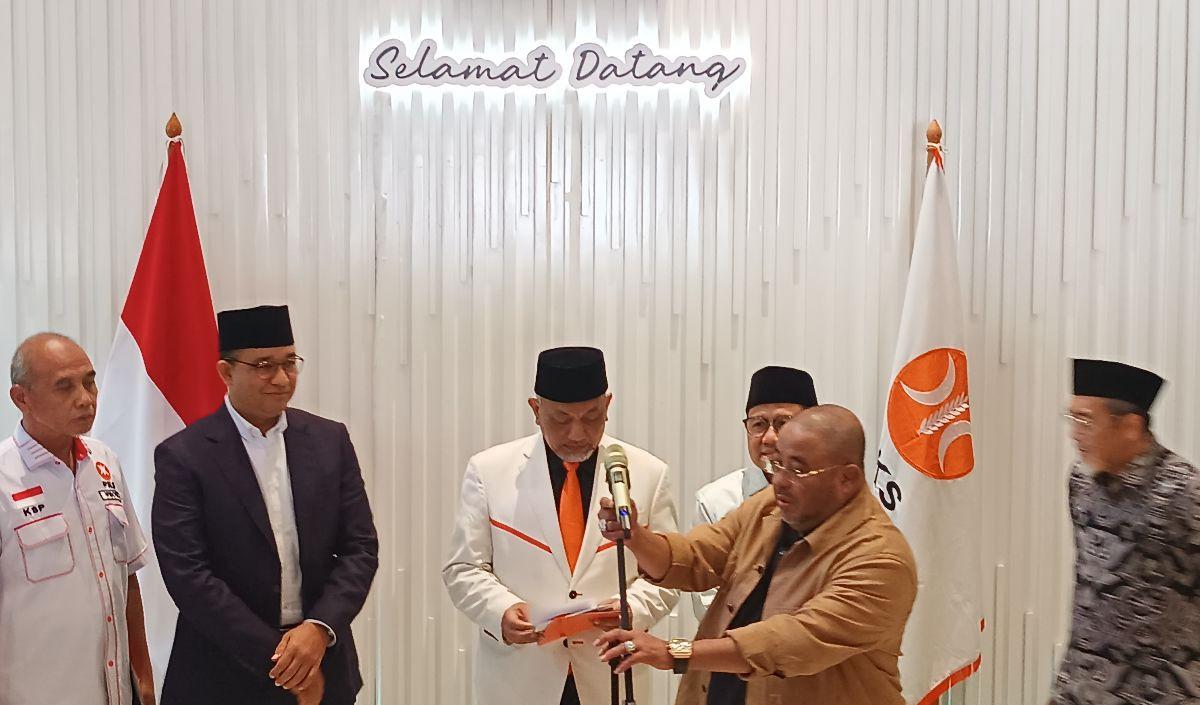 Sebelum mengakhiri sambutannya, Syaikhu pun sempat memberikan pantun.<br>