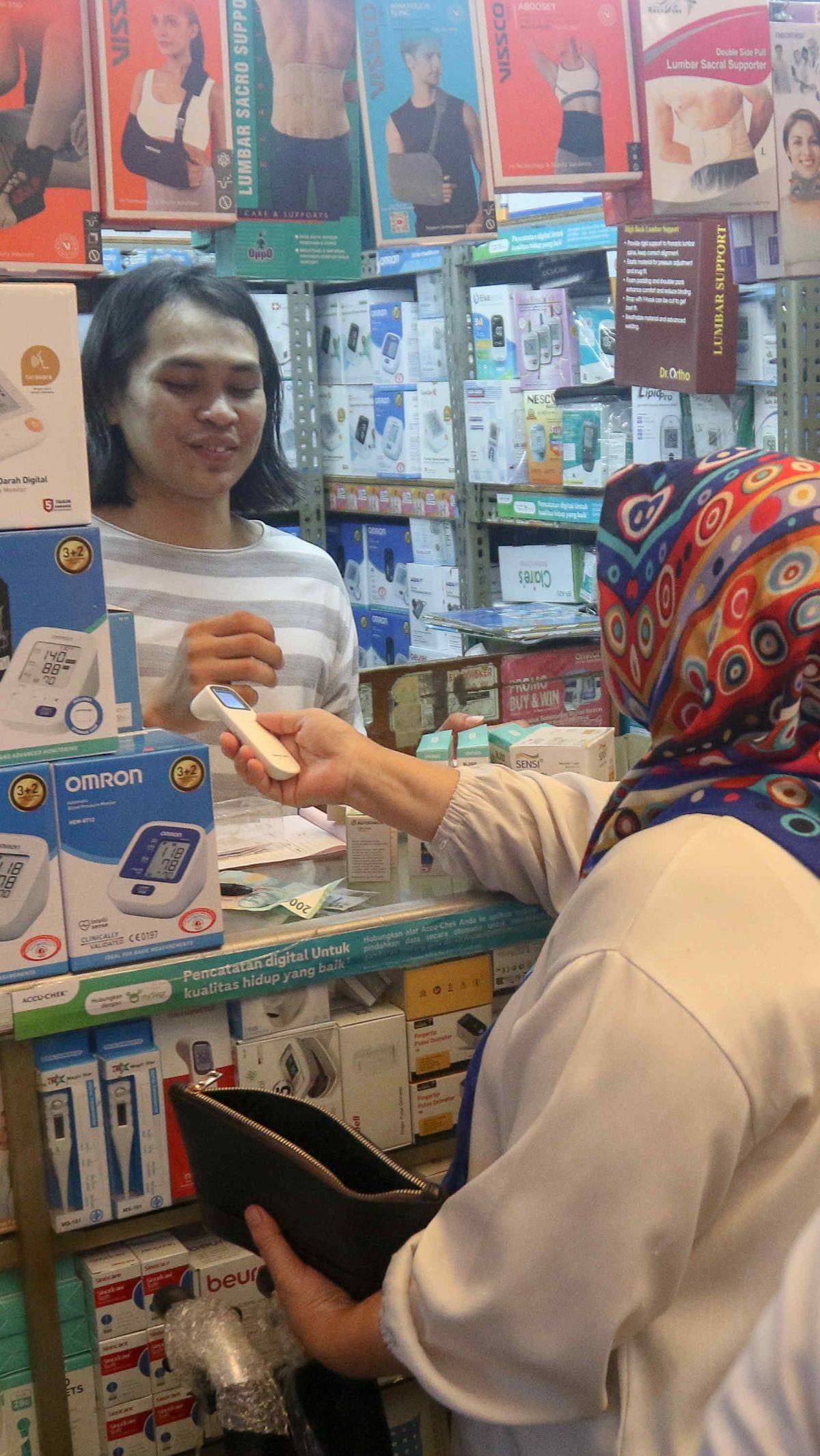 "Beliau minta harga obat itu sama dong dengan negara-negara tetangga,” kata Menteri Kesehatan Budi Gunadi Sadikin usai rapat di Istana Kepresidenan, pada 2 Juli 2024.&nbsp;Foto: Liputan6.com/Herman Zakharia<br>