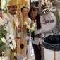 Seorang tamu pernikahan merekam momen dengan konsep "environmentally conscious" atau ramah lingkungan. (Dok: TikTok&nbsp;https://vt.tiktok.com/ZSNEuBSx8/)