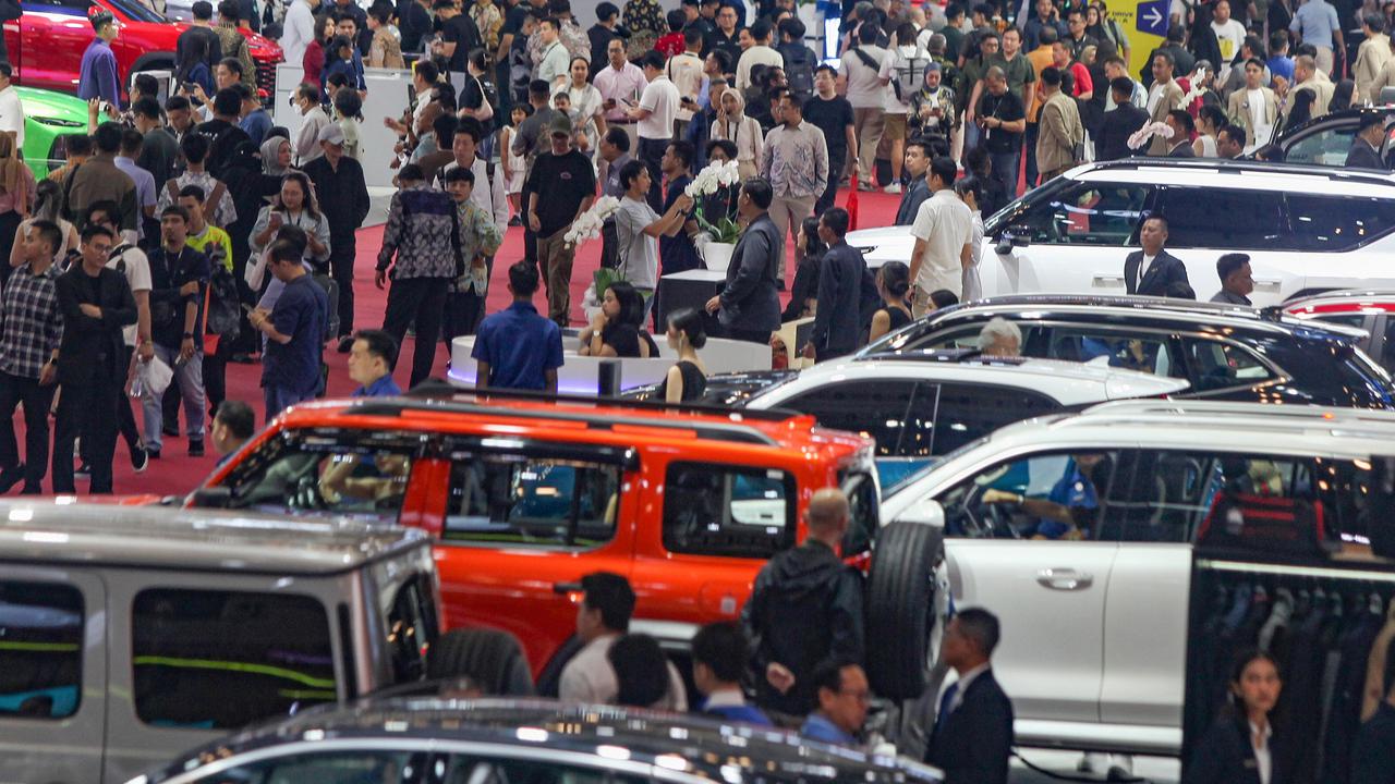 FOTO: Weekend Seru di GIIAS 2025: Teknologi Otomotif Terkini Diserbu Warga