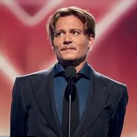 Gaya hidup mewah dan mahal bukanlah hal yang aneh untuk kalangan selebriti. Salah satunya adalah Johnny Depp yang kabarnya harus mengeluarkan uang senilai Rp 26 milyar untuk minum anggur. (doc.dailymail.com)