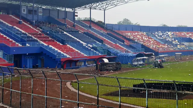 Kondisi Stadion Kanjuruhan Malang Usai Tragedi Kerusuhan