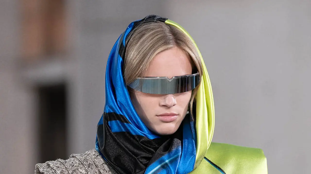 Louis Vuitton Membawa Paduan Edgy dan Futuristik dalam Koleksi Women’s Cruise 2023