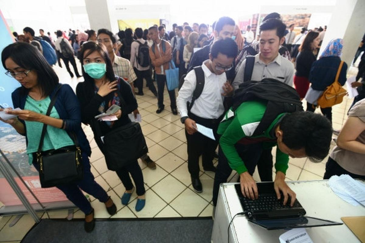 Geliat pencari kerja serbu Job For Career 2015