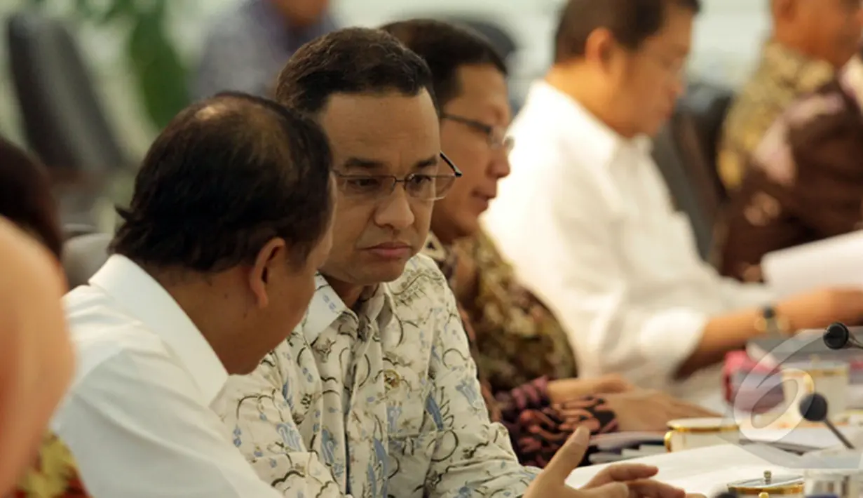 Menteri Pendidikan dan Kebudayaan, Anies Bawesdan saat Sidang Kabinet Paripurna , Jakarta, Rabu (4/2/2015). Sidang Paripurna membahas Pilkada serentak, Perppu perubahan UU tentang kelautan, dan tentang perumahan rakyat. (Liputan6.com/Faizal Fanani)
