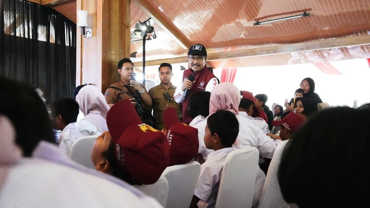 Mensos Gus Ipul saat Dialog Kesejahteraan Sosial dan Sekolah Rakyat di Pendopo IPP Kabupaten Sumedang