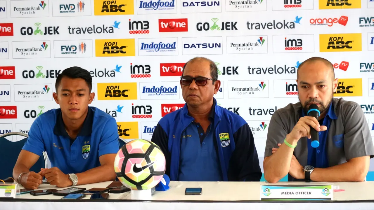 Konfrensi pers Persib Bandung vs Semen Padang (Liputan6.com / Kukuh Saokani)